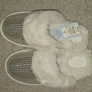 Cat & Jack Silver and White Kids Slippers